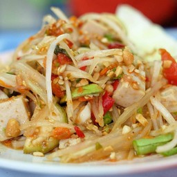 ส้มตำหมูยอ