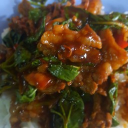 ข้าวคะน้าหมูกรอบ