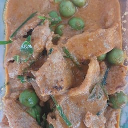 พะแนงหมูราดข้าว