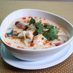 ต้มข่าไก่