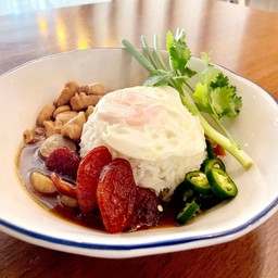 ข้าวหน้าไก่ไข่ดาว