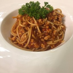 สปาเก็ตตื้ซอสแดงหมูสับ