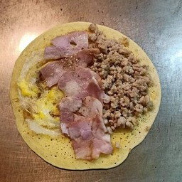 โตเกียว ไข่ + เบคอน + หมูสับ