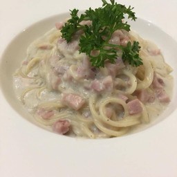 สปาเก็ตตี้คาโบนาร่าแฮม