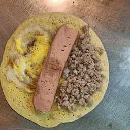 โตเกียว ไข่+ไส้กรอก+หมูสับ