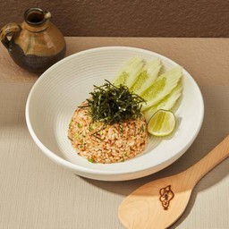 ข้าวผัดกระเทียมกรอบ