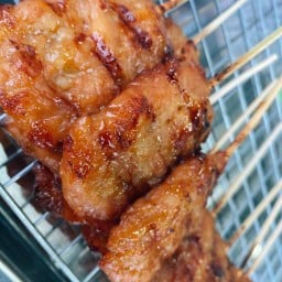 ข้าวเหนียวหมูปิ้ง หน้าโรงเรียนสิงห์สมุทร
