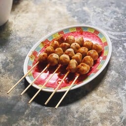 ลูกชิ้นหมูปิ้งน้ำจิ้มมะขาม(ขายเป็นชุดชุดละ5ไม้)