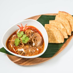 มัสมั่นหมูส้มซ่า โรตี
