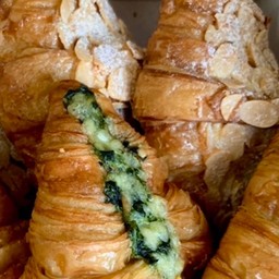 Almond Spinach Falling Croissant Box