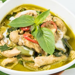 แกงเขียวหวานไก่มะเขือเปราะ