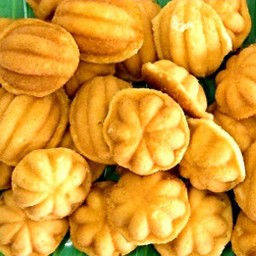 ขนมไข่โบราณ (ไม่ใส่ลูกเกด) 18 ชิ้น