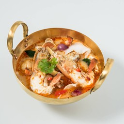 ต้มยำกุ้งแม่น้ำมะพร้าวอ่อน