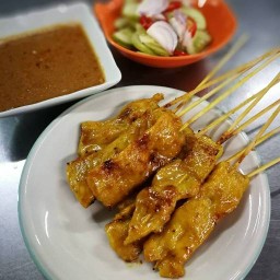 หมูสะเต๊ะสันทราย