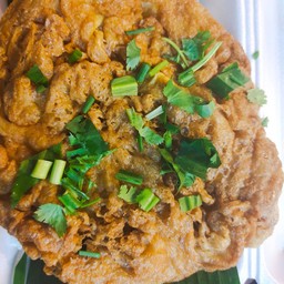 ไข่เจียวไก่สับราดข้าว