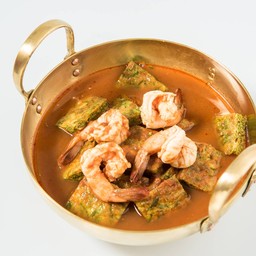 แกงส้มกุ้งชะอมทอด
