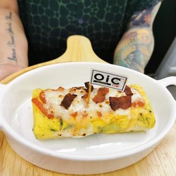 Keto Pizza egg roll