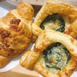 Spinach Ham Cheese Croissant Set