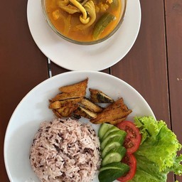 บ้านอาหารเจ Veggie home by เจ๊อิ้น