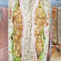 แซนวิซ คุณหญิงร้อยล้าน