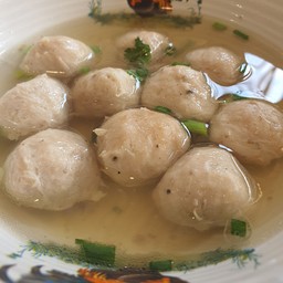 ลูกชิ้นลวก