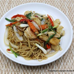 สปาเกตตี้ผัดขี้เมาทะเล