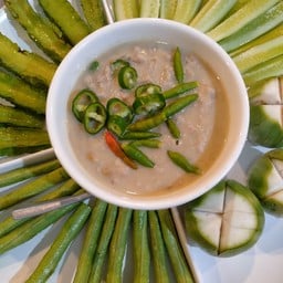 เต้าเจี้ยวหลน +ผักสด