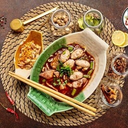 ก๋วยเตี๋ยวหมูน้ำตกน้ำ