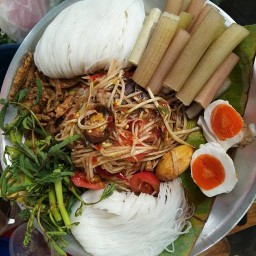 ส้มตำ@หนุ่มพนมไพร