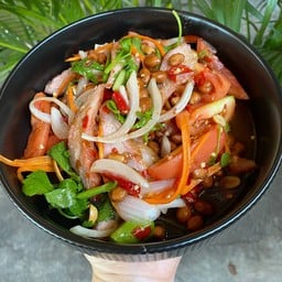 ยำคอหมูย่าง