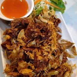 กบนาทอดกระเทียม