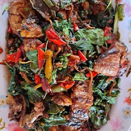 ผัดฉ่าปลาดุกนา