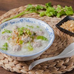 ข้าวต้มหมูสับ