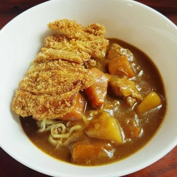 ราเมนแกงกะหรี่หมูทอด