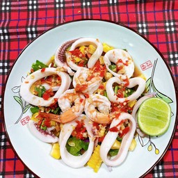 ยำปลาหมึก-กุ้งสุก