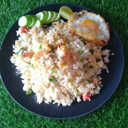 ข้าวผัดทะเล (กุ้ง+หมึก)