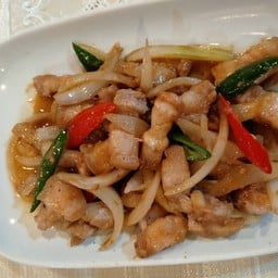 ผัดกะปิหมูสามชั้น