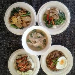 ราดหน้า ขาหมูแต้จิ๋วพี่แองจี้