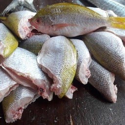 ก๋วยเตี๋ยวลูกชิ้นปลา พิเศษ