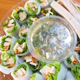 สลัดผัก ผลไม้ ก๋วยเตี๋ยวลุยสวน เจ้ดี ลุยสวน&สลัด