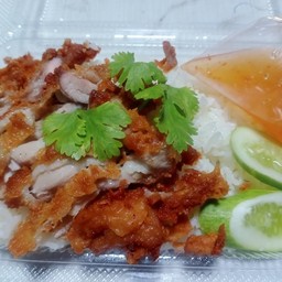 ภัทรข้าวมันไก่ ขาหมู อาหารตามสั่ง