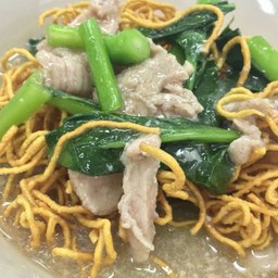 ราดหน้าหมี่กรอบ