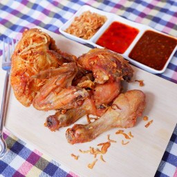 ไก่ทอดลูกทุ่ง สี่แยกบ้านแขก
