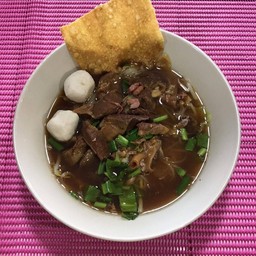 ก๋วยเตี๋ยวหมูตุ๋น