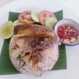 ข้าวผัดปลาสลิด
