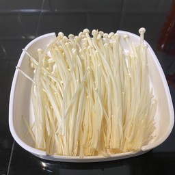 เห็ดเข็มทอง