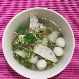 ก๋วยเตี๋ยวลูกชิ้นปลาไร้สารน้ำใส