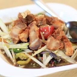 ตำปูปลาร้าหมูกรอบ