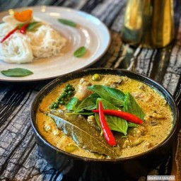 เขียวหวาน Namwan Kitchen Green Curry - น้ำหวานคิทเช่น