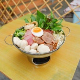 ร้านก๋วยเตี๋ยวเรือเพื่อนกัญ เทียนทะเล